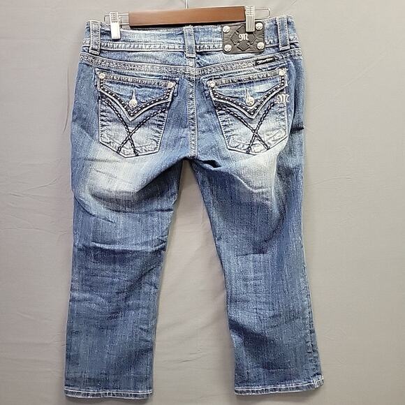 miss me jeans 29 JW5824P Cuffed Capri Embellished 21"Inseam Sparkling Butt Blue - Picture 7 of 11